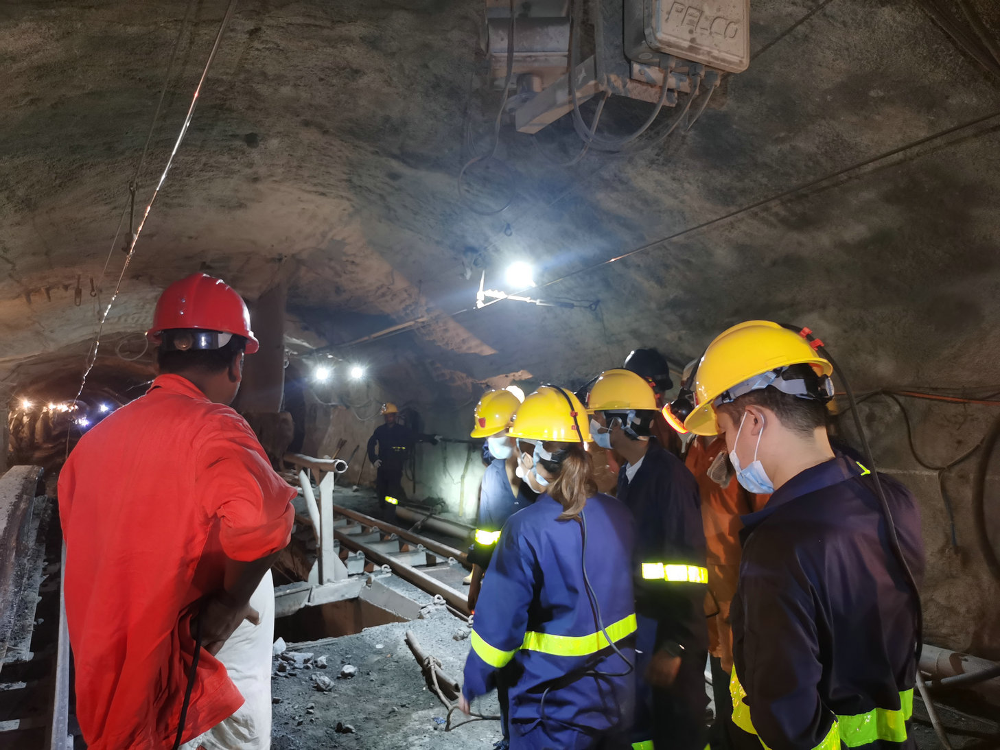 Soluciones personalizadas para locomotoras mineras de clientes del sudeste asiático