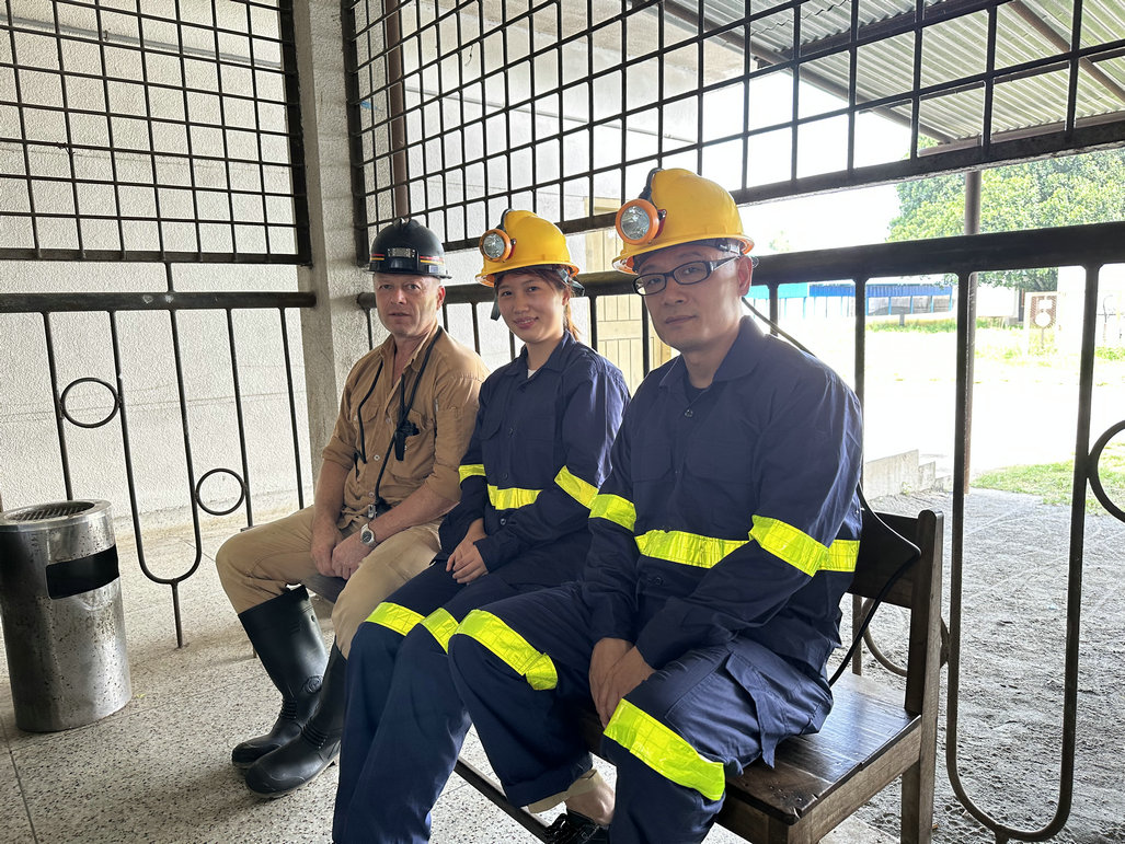 Soluciones personalizadas para locomotoras mineras de clientes del sudeste asiático