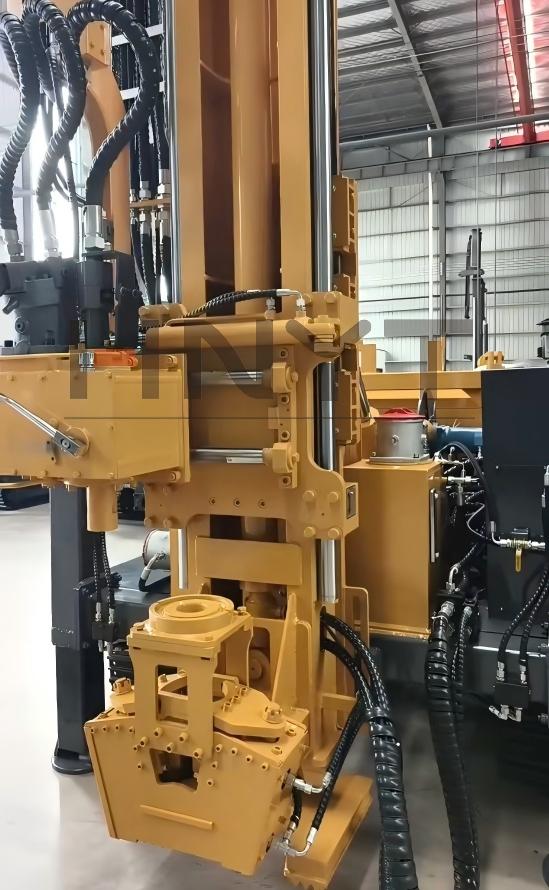 Rotary head and clamping structure prepared for functional testing